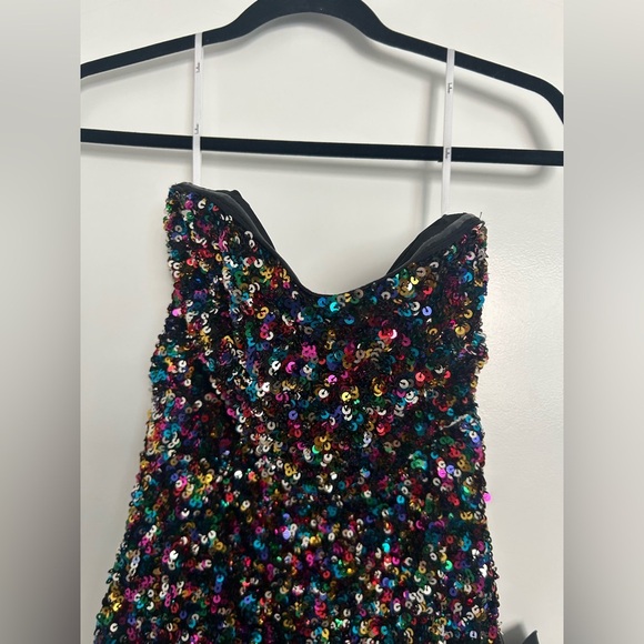 Lulu’s All that Dazzle Silver Multi Sequin Strapless Mini Dress size small NWT - Picture 5 of 15